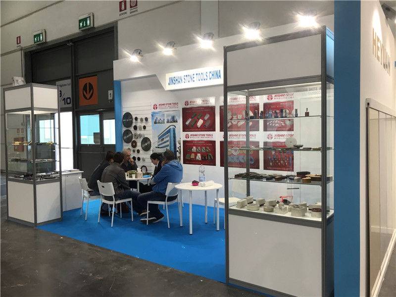jinshan a assisté au marmomacc 2018 à Vérone, Italie